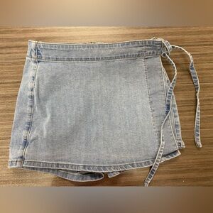 4 for $25 💙 Celebrity Pink Denim Skort Size M 💙
